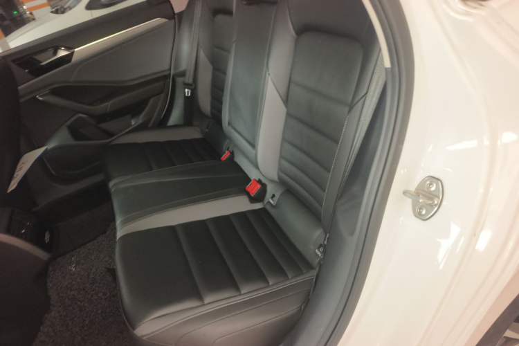 Used Volkswagen Sagitar 2019 200TSI DSG Comfort Version China VI Standard Left Rear Seat