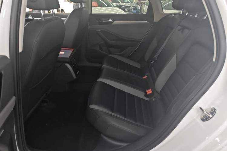 Used Volkswagen Sagitar 2019 280TSI DSG Comfort Version China V Standard Left Rear Seat