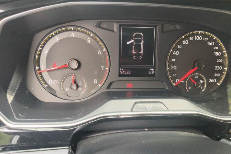 Used Volkswagen Sagitar 2019 280TSI DSG Comfort Version China VI Standard Odometer Close Up
