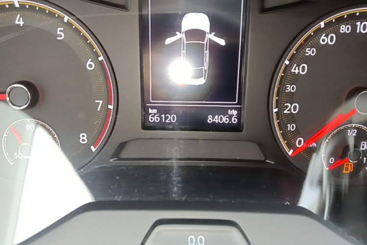 Used Volkswagen Sagitar 2019 200TSI DSG Comfort Version China VI Standard Odometer Close Up