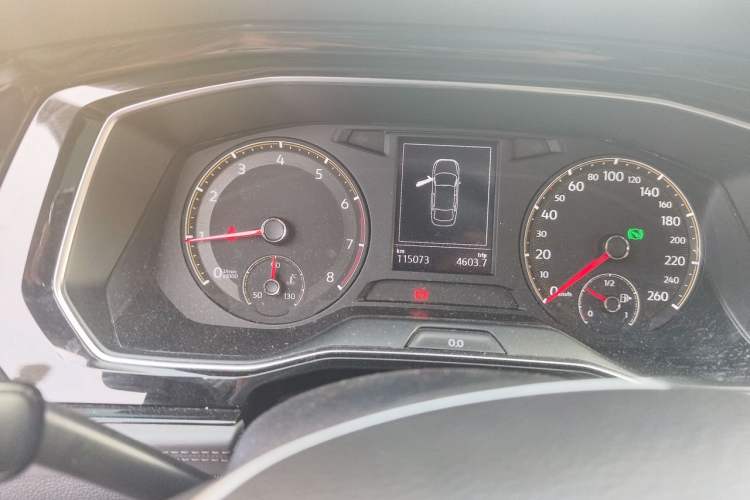 Used Volkswagen Sagitar 2019 200TSI DSG Comfort Version China VI Standard Odometer Close Up