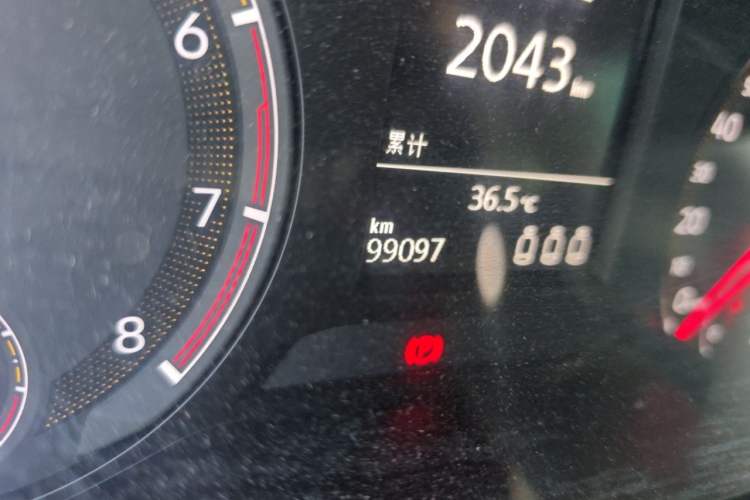 Used Volkswagen Sagitar 2019 280TSI DSG Luxury Model China V Emission Standard Odometer Close Up