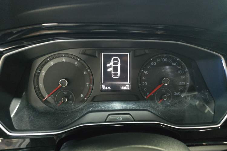 Used Volkswagen Sagitar 2019 200TSI DSG Comfort Version China VI Standard Odometer Close Up
