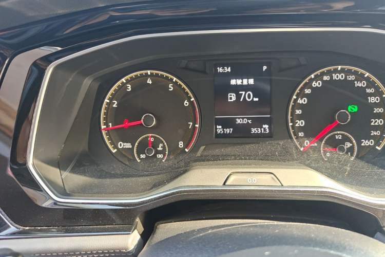 Used Volkswagen Sagitar 2019 200TSI DSG Comfort Version China VI Standard Odometer Close Up