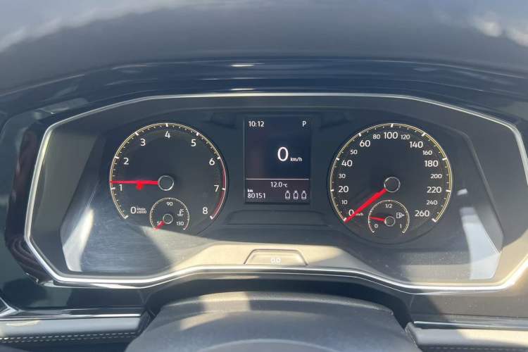 Used Volkswagen Sagitar 2019 200TSI DSG Comfort Version China VI Standard Odometer Close Up