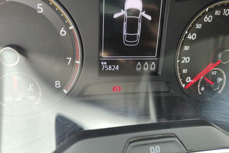 Used Volkswagen Sagitar 2019 200TSI Manual Comfort Version China VI Standard Odometer Close Up