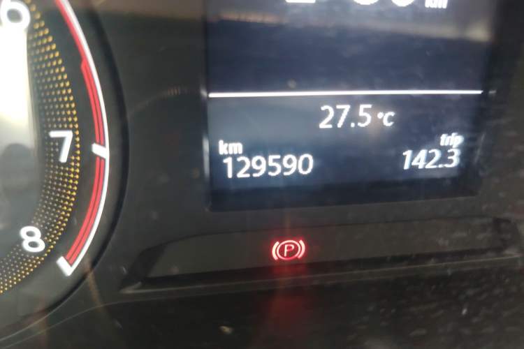 Used Volkswagen Sagitar 2019 200TSI DSG Comfort Version China VI Standard Odometer Close Up