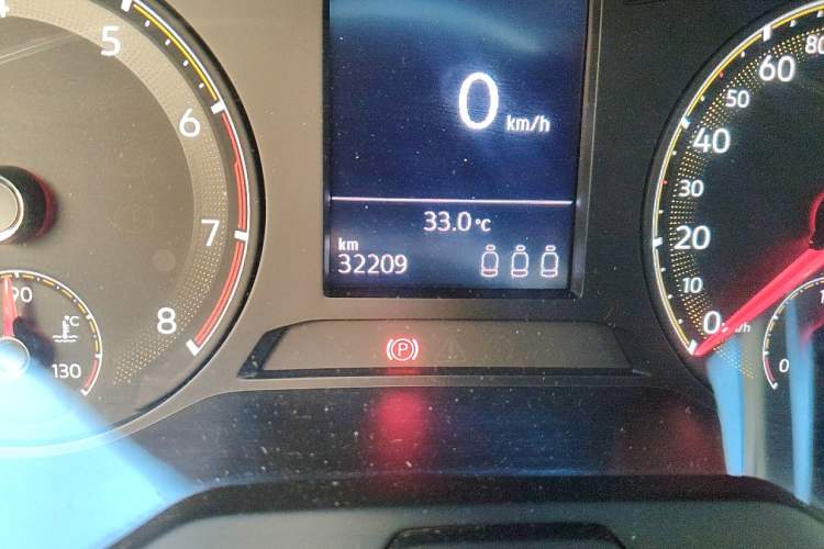 Used Volkswagen Sagitar 2019 280TSI DSG Luxury Version China VI Standard Odometer Close Up