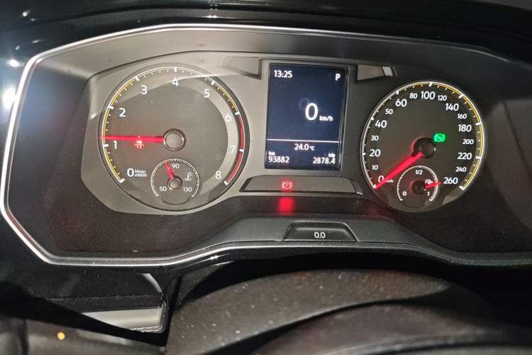 Used Volkswagen Sagitar 2019 200TSI DSG Comfort Version China VI Standard Odometer Close Up