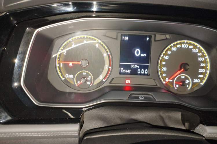 Used Volkswagen Sagitar 2019 280TSI DSG Luxury Version China VI Standard Odometer Close Up