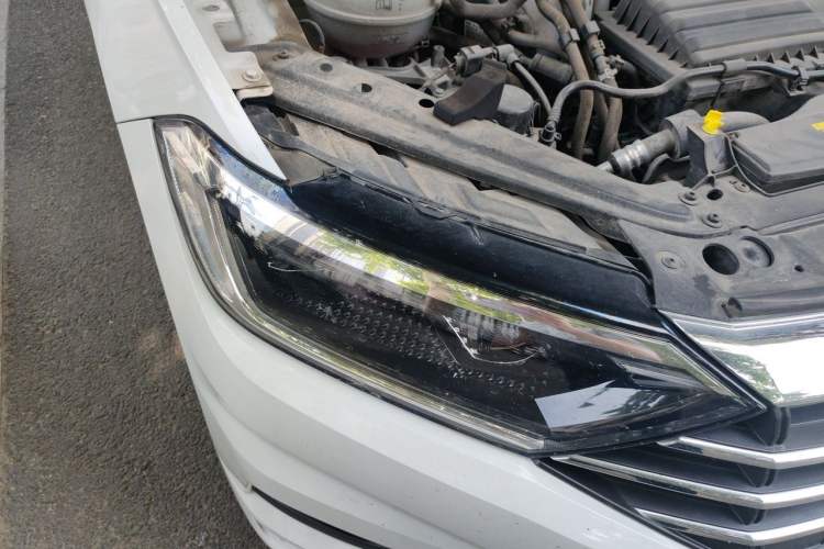 Used Volkswagen Sagitar 2019 200TSI DSG Comfort Version China VI Standard Right Front Headlight
