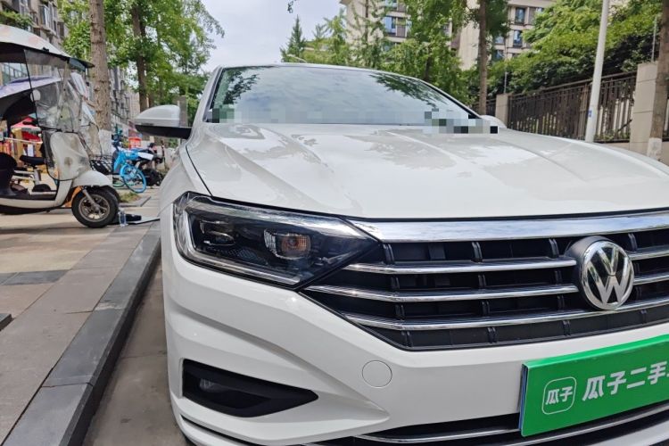 Used Volkswagen Sagitar 2019 200TSI DSG Comfort Version China VI Standard Right Front Headlight
