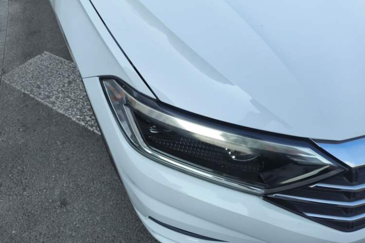 Used Volkswagen Sagitar 2019 200TSI DSG Comfort Version China VI Standard Right Front Headlight