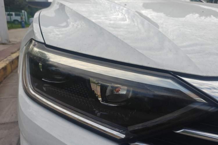 Used Volkswagen Sagitar 2019 280TSI DSG Comfort Version China VI Standard Right Front Headlight