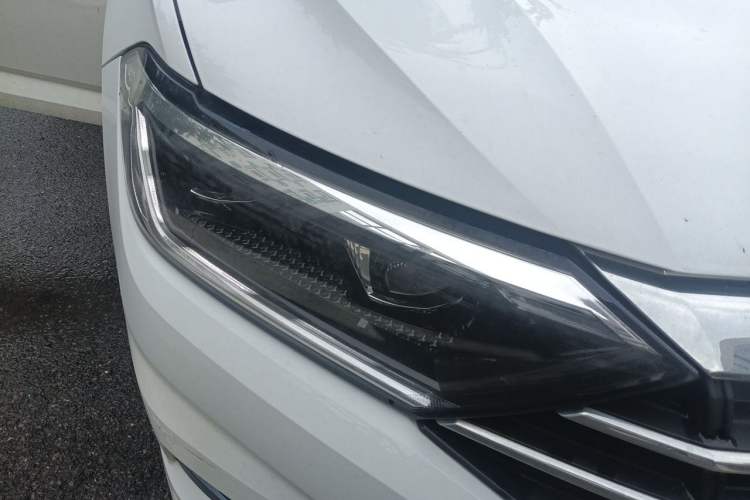 Used Volkswagen Sagitar 2019 200TSI DSG Comfort Version China VI Standard Right Front Headlight
