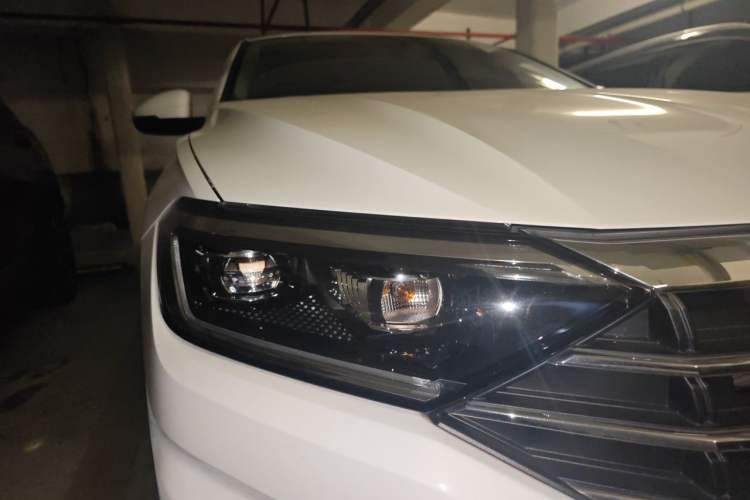 Used Volkswagen Sagitar 2019 280TSI DSG Comfort Version China VI Standard Right Front Headlight