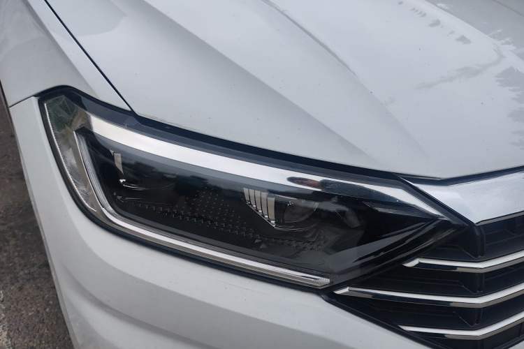 Used Volkswagen Sagitar 2019 200TSI DSG Comfort Version China V Standard Right Front Headlight