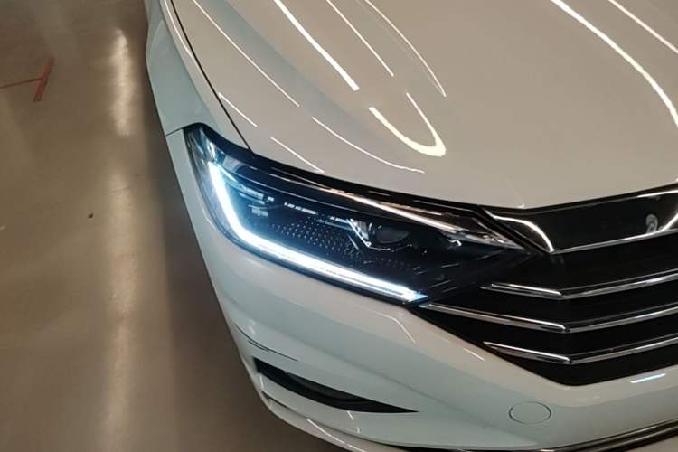 Used Volkswagen Sagitar 2019 280TSI DSG Comfort Version China VI Standard Right Front Headlight