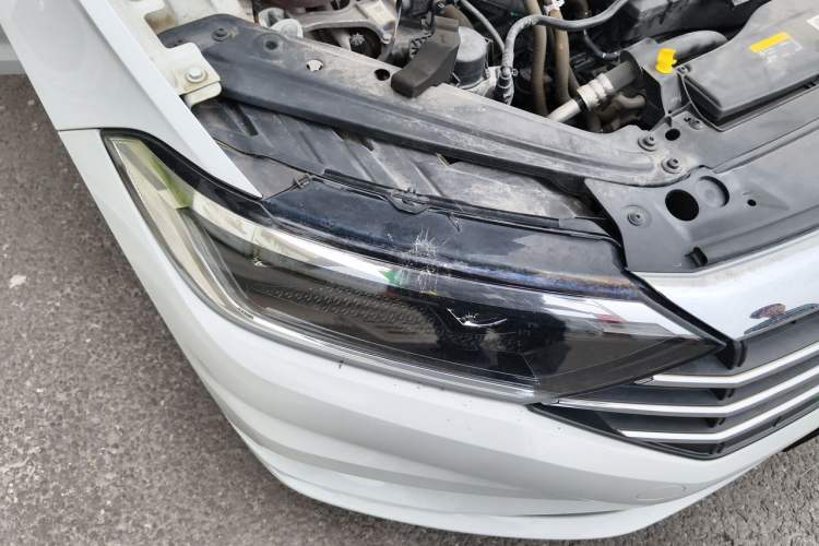 Used Volkswagen Sagitar 2019 200TSI DSG Comfort Version China VI Standard Right Front Headlight