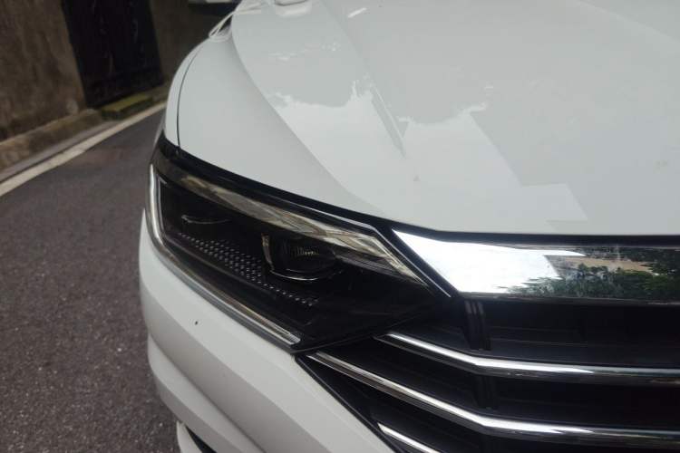 Used Volkswagen Sagitar 2019 200TSI DSG Comfort Version China VI Standard Right Front Headlight