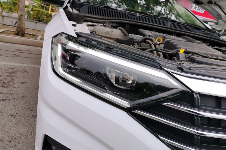 Used Volkswagen Sagitar 2019 200TSI DSG Comfort Version China VI Standard Right Front Headlight