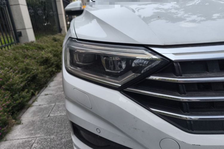 Used Volkswagen Sagitar 2019 280TSI DSG Flagship Model China V Standard Right Front Headlight