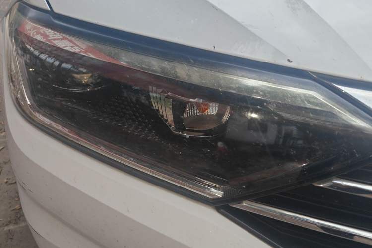 Used Volkswagen Sagitar 2019 280TSI DSG Luxury Model China V Emission Standard Right Front Headlight