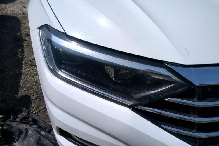 Used Volkswagen Sagitar 2019 200TSI DSG Comfort Version China VI Standard Right Front Headlight