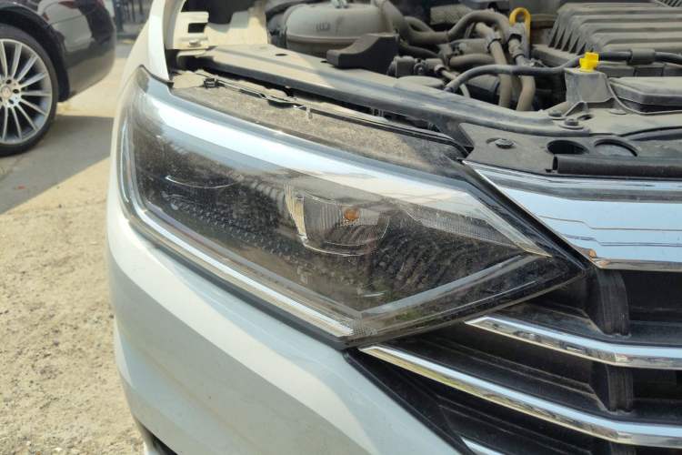 Used Volkswagen Sagitar 2019 200TSI DSG Comfort Version China VI Standard Right Front Headlight