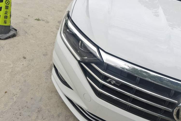 Used Volkswagen Sagitar 2019 200TSI DSG Comfort Version China VI Standard Right Front Headlight