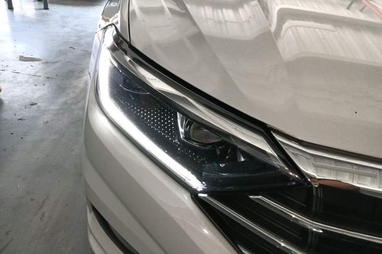 Used Volkswagen Sagitar 2019 280TSI DSG Comfort Version China VI Standard Right Front Headlight