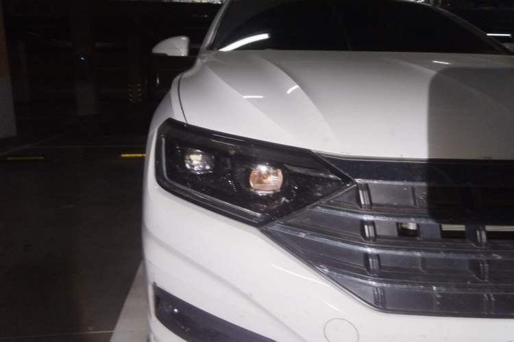 Used Volkswagen Sagitar 2019 280TSI DSG Comfort Version China VI Standard Right Front Headlight