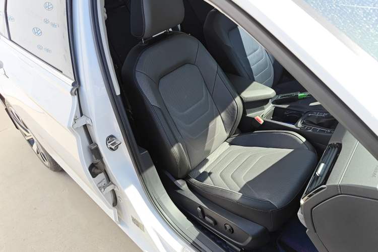Used Volkswagen Sagitar 2019 280TSI DSG Flagship Model China V Standard Right Front Seat