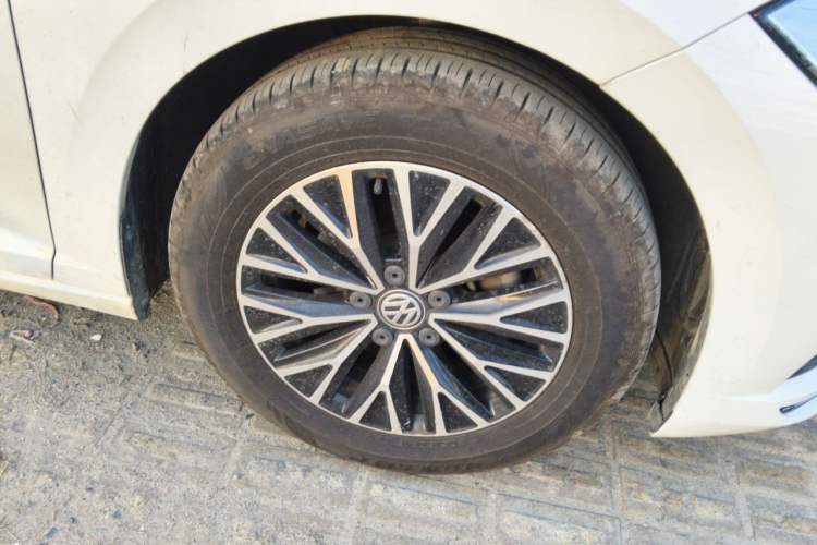 Used Volkswagen Sagitar 2019 280TSI DSG Comfort Version China VI Standard Right Front Wheel Hub