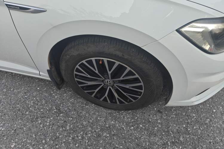 Used Volkswagen Sagitar 2019 280TSI DSG Comfort Version China VI Standard Right Front Wheel Hub