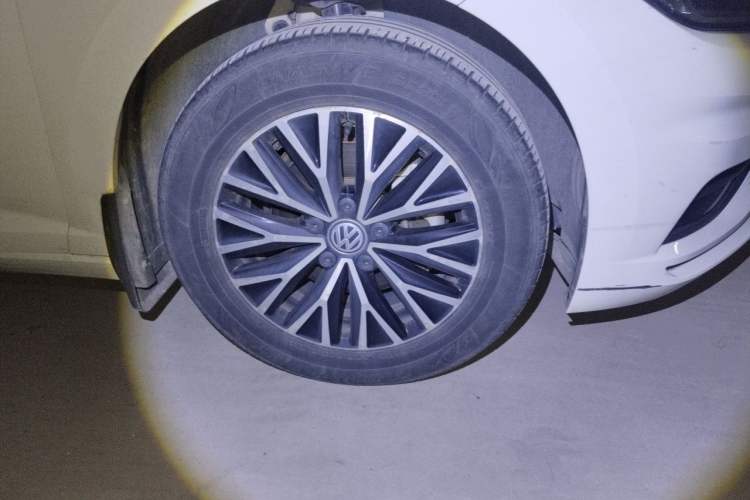 Used Volkswagen Sagitar 2019 200TSI DSG Comfort Version China V Standard Right Front Wheel Hub