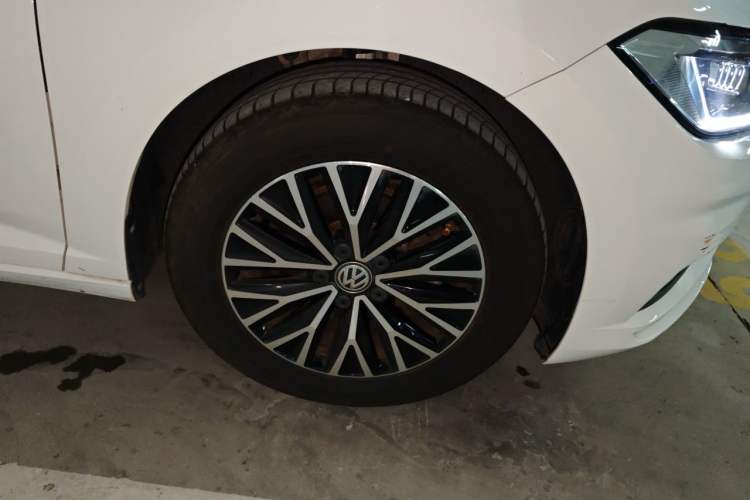 Used Volkswagen Sagitar 2019 280TSI DSG Comfort Version China VI Standard Right Front Wheel Hub