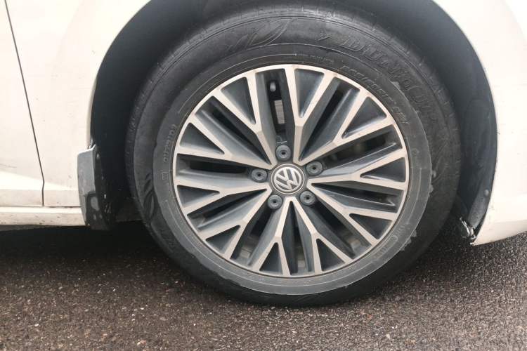 Used Volkswagen Sagitar 2019 200TSI DSG Comfort Version China VI Standard Right Front Wheel Hub