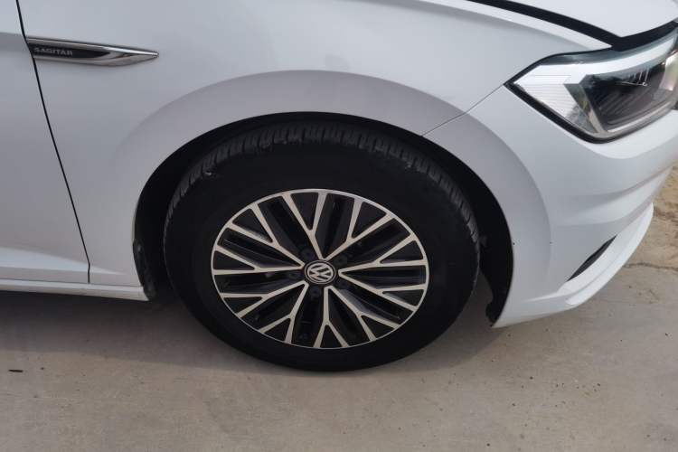 Used Volkswagen Sagitar 2019 280TSI DSG Comfort Version China VI Standard Right Front Wheel Hub