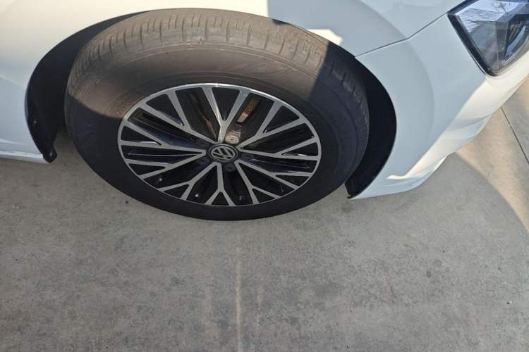 Used Volkswagen Sagitar 2019 200TSI DSG Comfort Version China VI Standard Right Front Wheel Hub