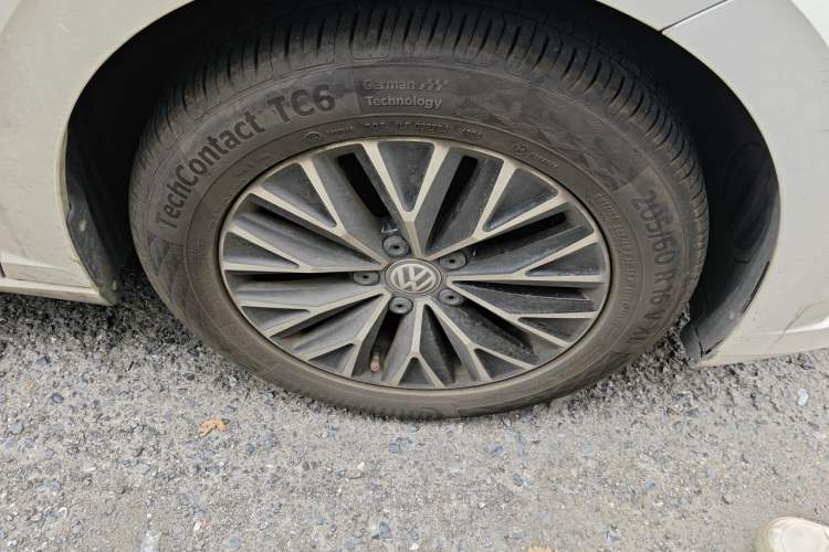 Used Volkswagen Sagitar 2019 280TSI DSG Comfort Version China VI Standard Right Front Wheel Hub