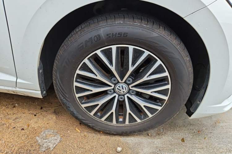Used Volkswagen Sagitar 2019 280TSI DSG Comfort Version China VI Standard Right Front Wheel Hub