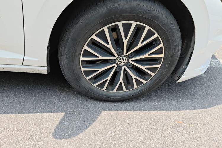 Used Volkswagen Sagitar 2019 280TSI DSG Comfort Version China VI Standard Right Front Wheel Hub