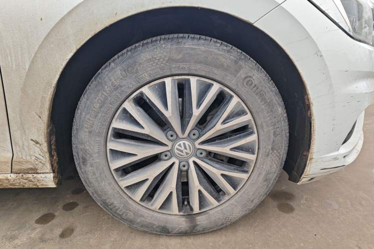 Used Volkswagen Sagitar 2019 200TSI DSG Comfort Version China VI Standard Right Front Wheel Hub
