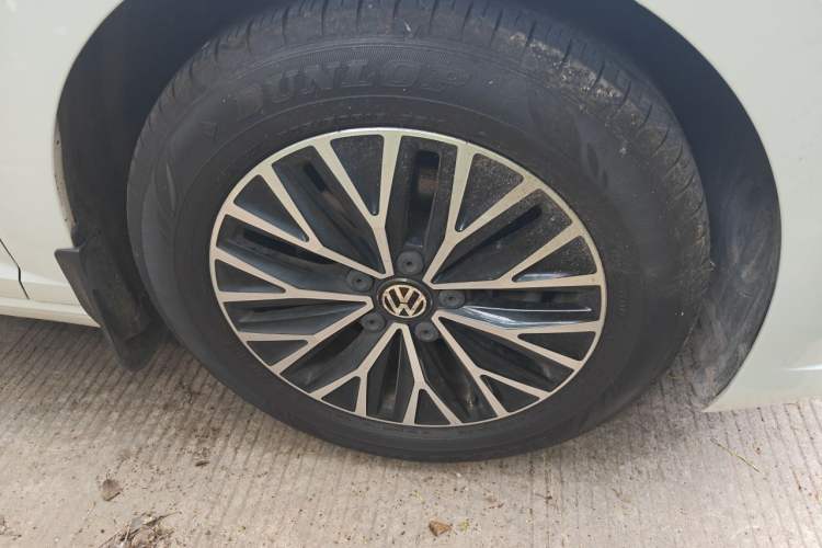 Used Volkswagen Sagitar 2019 280TSI DSG Comfort Version China VI Standard Right Front Wheel Hub