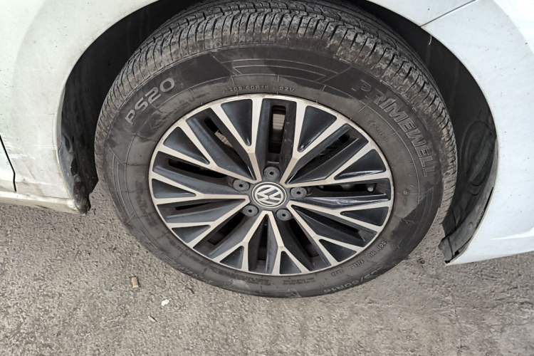 Used Volkswagen Sagitar 2019 280TSI DSG Comfort Version China VI Standard Right Front Wheel Hub