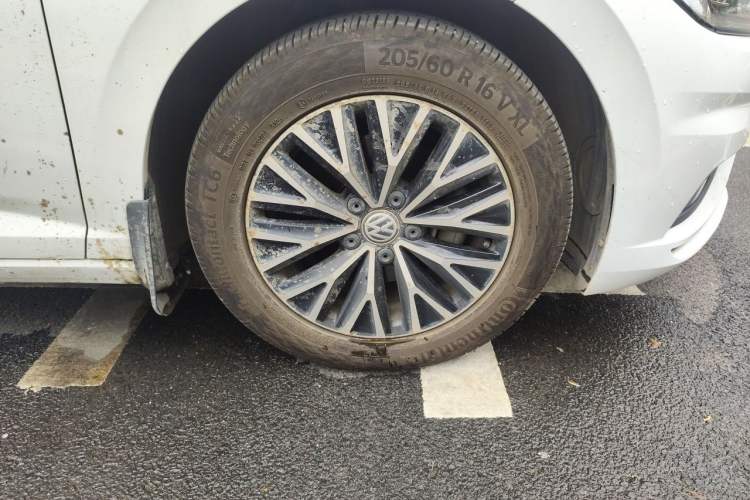 Used Volkswagen Sagitar 2019 280TSI DSG Comfort Version China VI Standard Right Front Wheel Hub