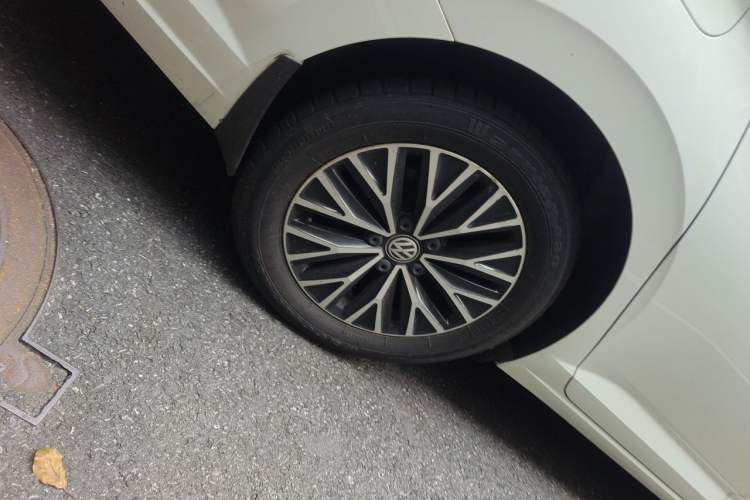 Used Volkswagen Sagitar 2019 200TSI DSG Comfort Version China VI Standard Right Front Wheel Hub