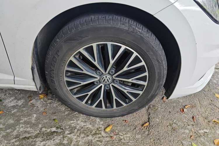 Used Volkswagen Sagitar 2019 200TSI DSG Comfort Version China VI Standard Right Front Wheel Hub