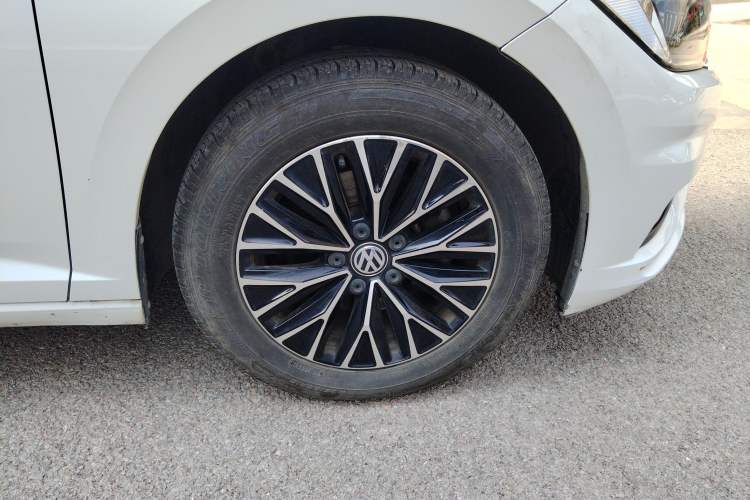 Used Volkswagen Sagitar 2019 280TSI DSG Comfort Version China VI Standard Right Front Wheel Hub